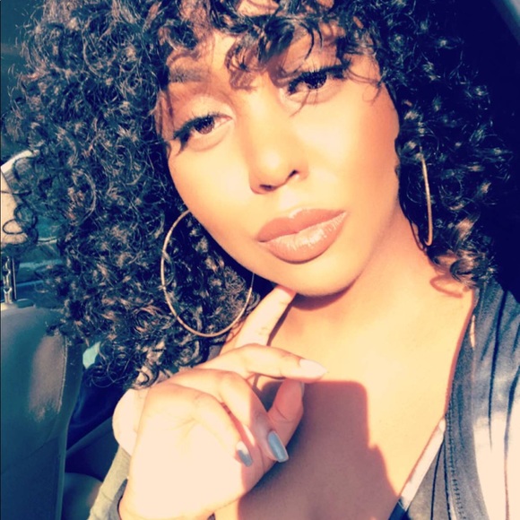 MEET MEEEEE!!! 👋🏽💁🏽♀️ - Picture 1 of 5